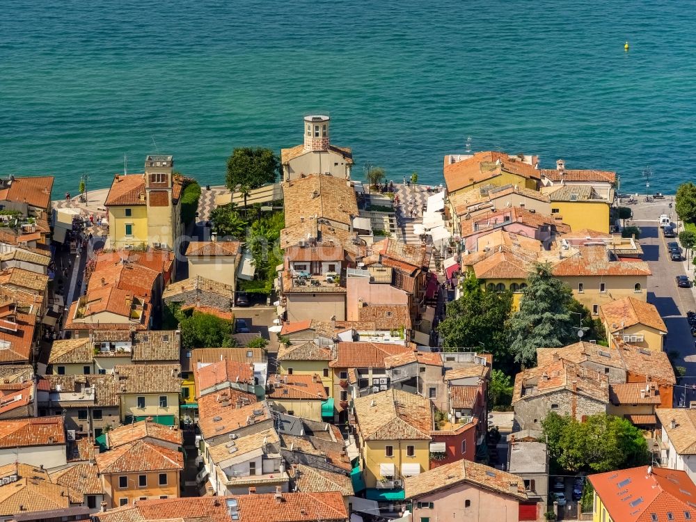 Aerial photograph Lazise - Townscape on the seacoast of the Lake Garda in Lazise in Veneto, Italy