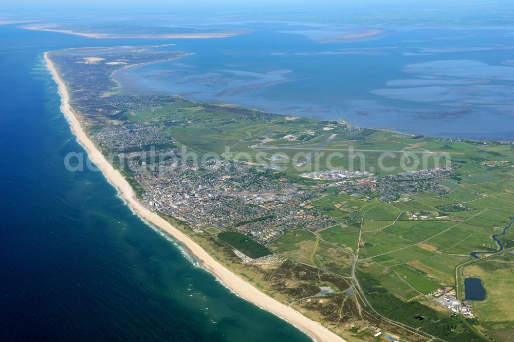 Aerial photograph Westerland - Townscape on the seacoast of Island Sylt in Westerland in the state Schleswig-Holstein