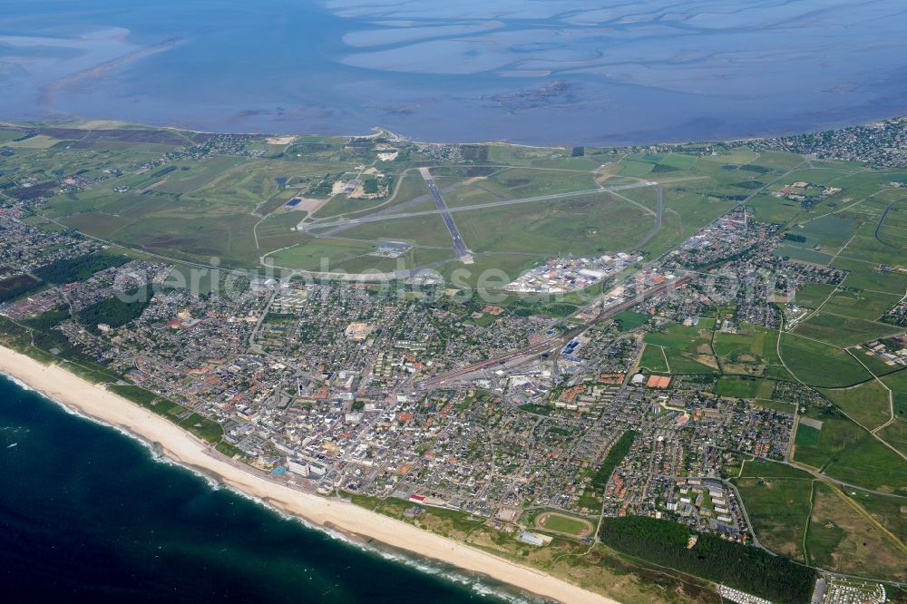 Westerland from the bird's eye view: Townscape on the seacoast of Island Sylt in Westerland in the state Schleswig-Holstein