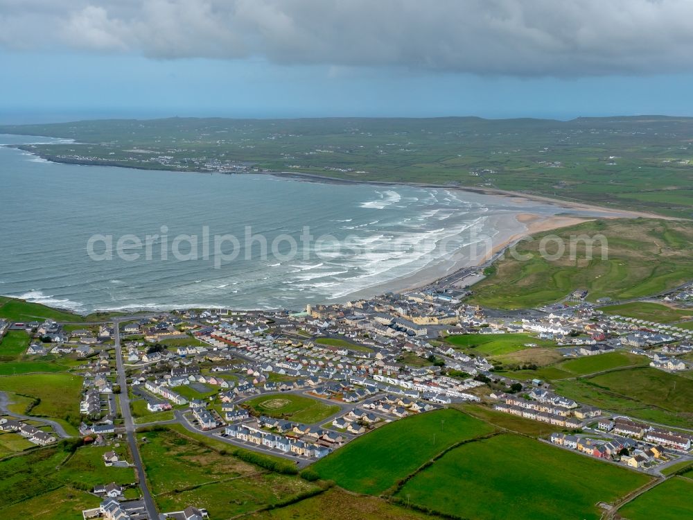 Lahinch from the bird's eye view: Townscape on the seacoast of North Atlantic Ocean in Lahinch in Clare, Ireland