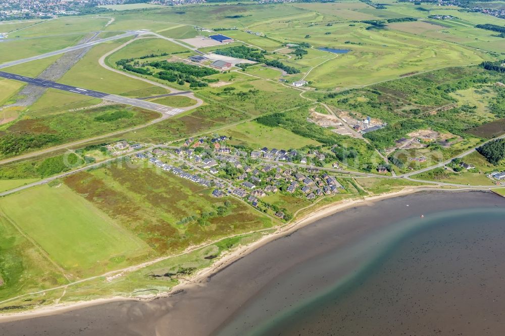 Sylt-Ost from the bird's eye view: Townscape on the seacoast of North Sea in Keitum-Munkmarsch in the state Schleswig-Holstein