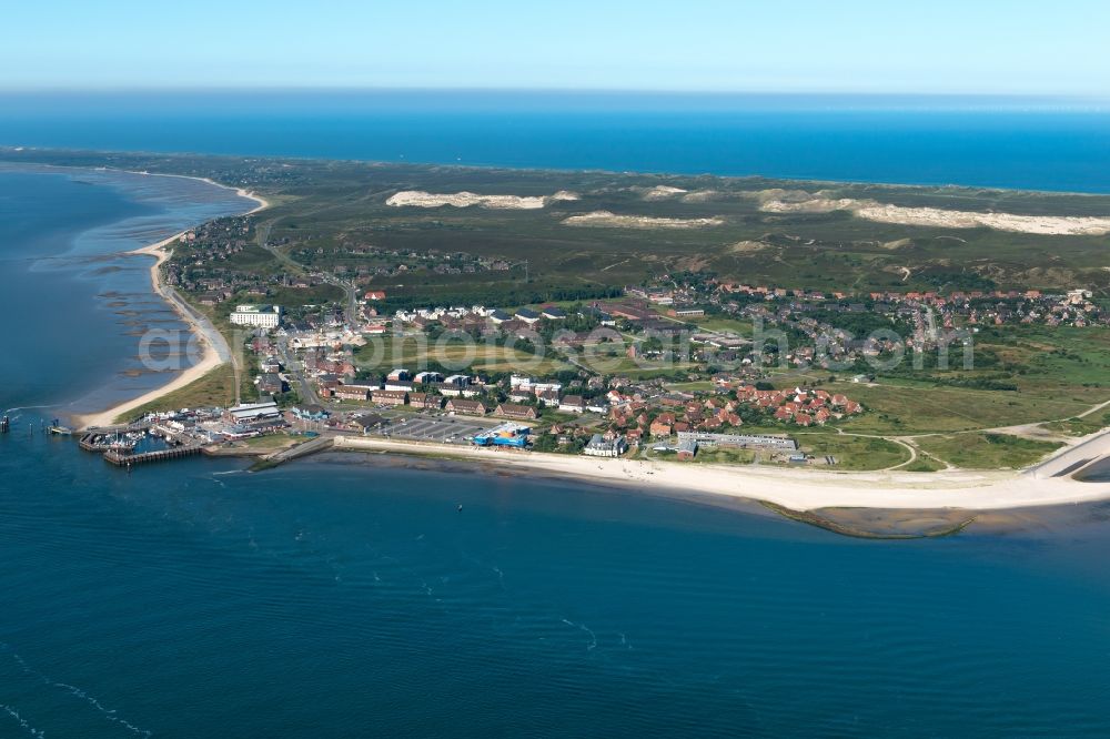 Aerial photograph List - Townscape on the seacoast of of North Sea in List on Sylt in the state Schleswig-Holstein