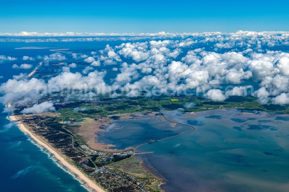 Sylt from the bird's eye view: Townscape on the seacoast of North Sea in Rantum (Sylt) in the state Schleswig-Holstein