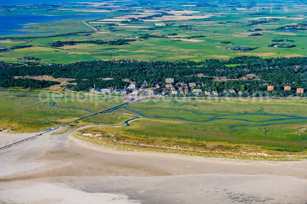 Sankt Peter-Ording from the bird's eye view: Townscape on the seacoast of North Sea in Sankt Peter-Ording in the state Schleswig-Holstein