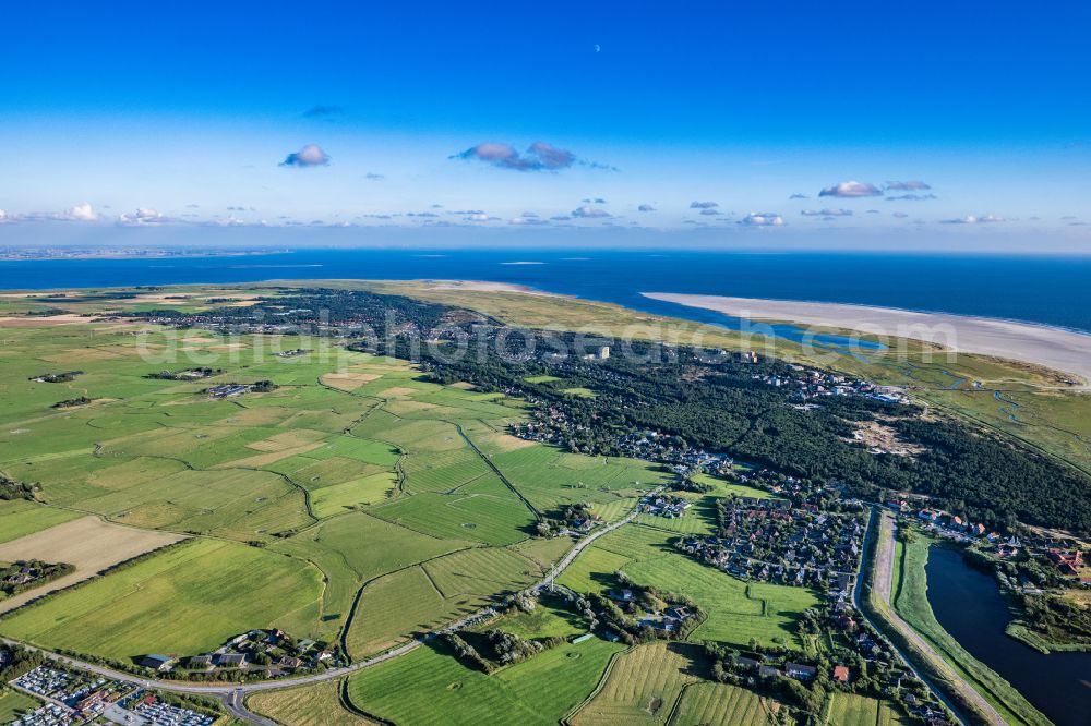 Sankt Peter-Ording from above - Townscape on the seacoast of North Sea in Sankt Peter-Ording in the state Schleswig-Holstein