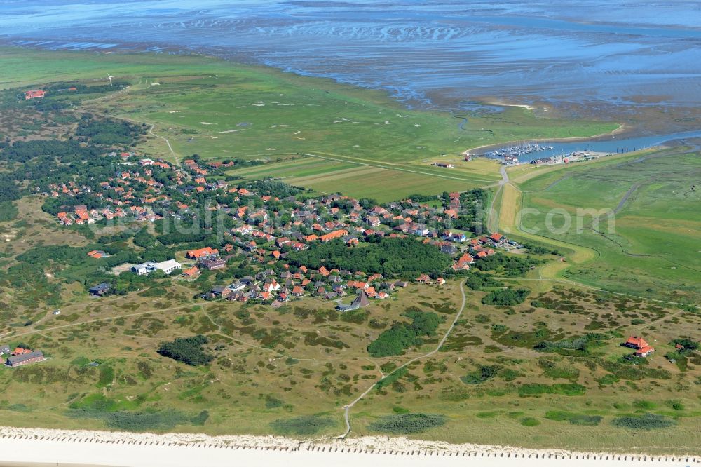 Spiekeroog from the bird's eye view: Townscape on the seacoast of North Sea in Spiekeroog in the state Lower Saxony