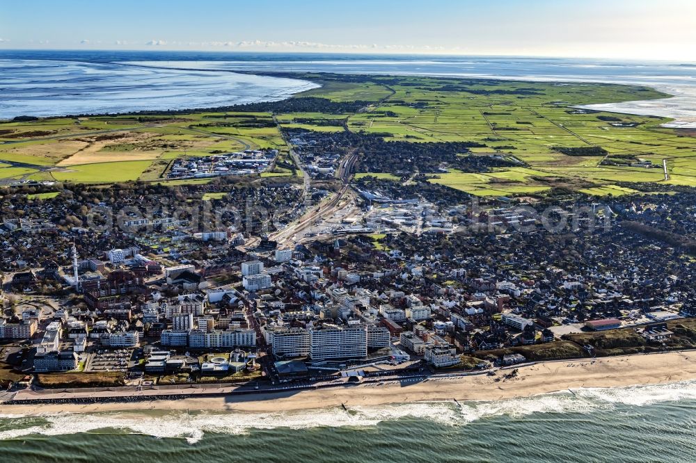 Sylt from above - Townscape on the seacoast of North Sea island sylt in Westerland in the state Schleswig-Holstein, Germany