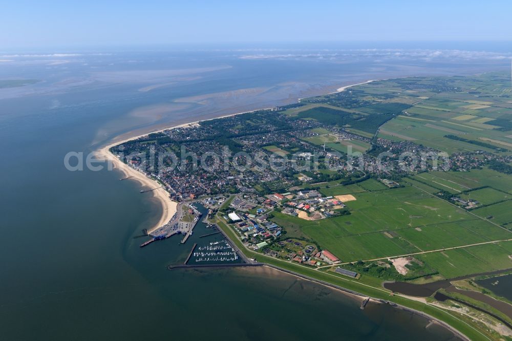 Wyk auf Föhr from the bird's eye view: Townscape on the seacoast of of North Sea in Wyk auf Foehr in the state Schleswig-Holstein