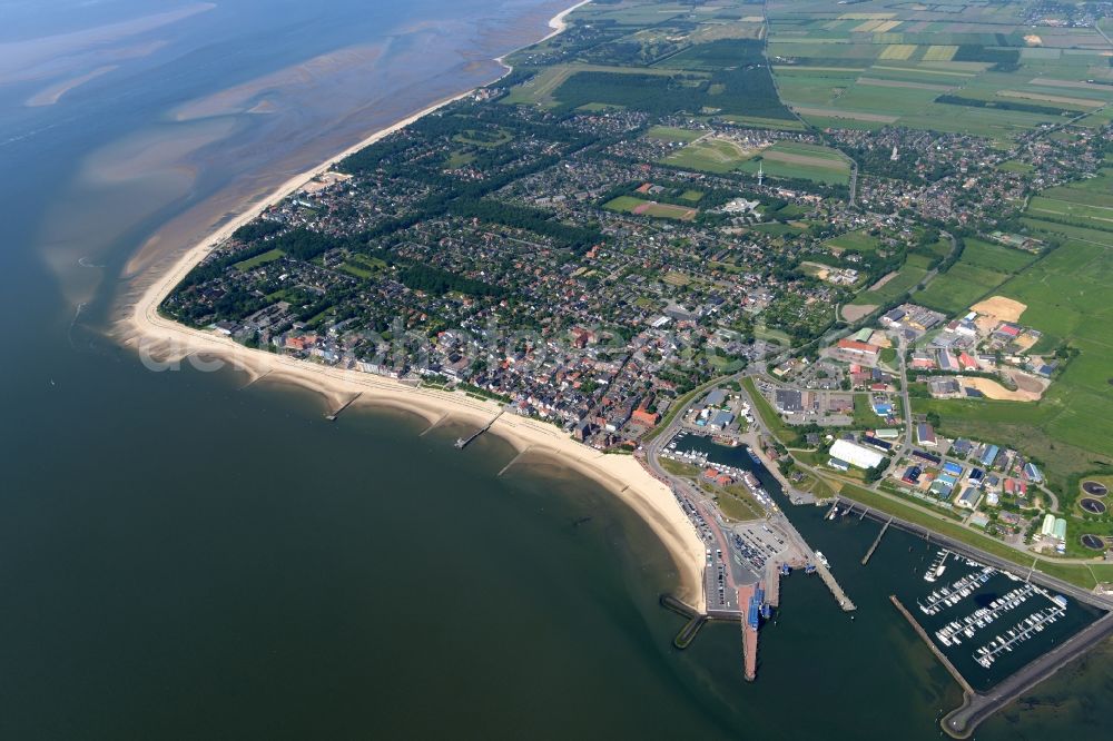 Aerial image Wyk auf Föhr - Townscape on the seacoast of of North Sea in Wyk auf Foehr in the state Schleswig-Holstein