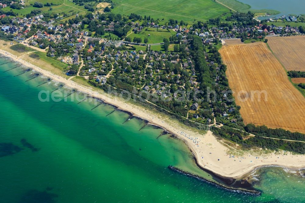 Aerial image Ahrenshoop - Townscape on the seacoast of of Baltic Sea in Ahrenshoop in the state Mecklenburg - Western Pomerania, Germany