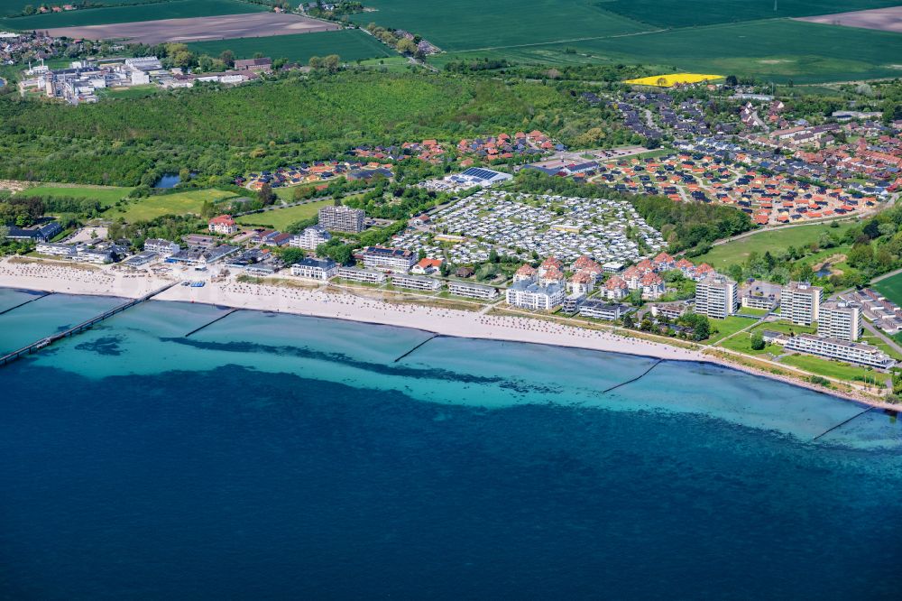 Großenbrode from the bird's eye view: Townscape on the seacoast of Baltic Sea in Grossenbrode in the state Schleswig-Holstein