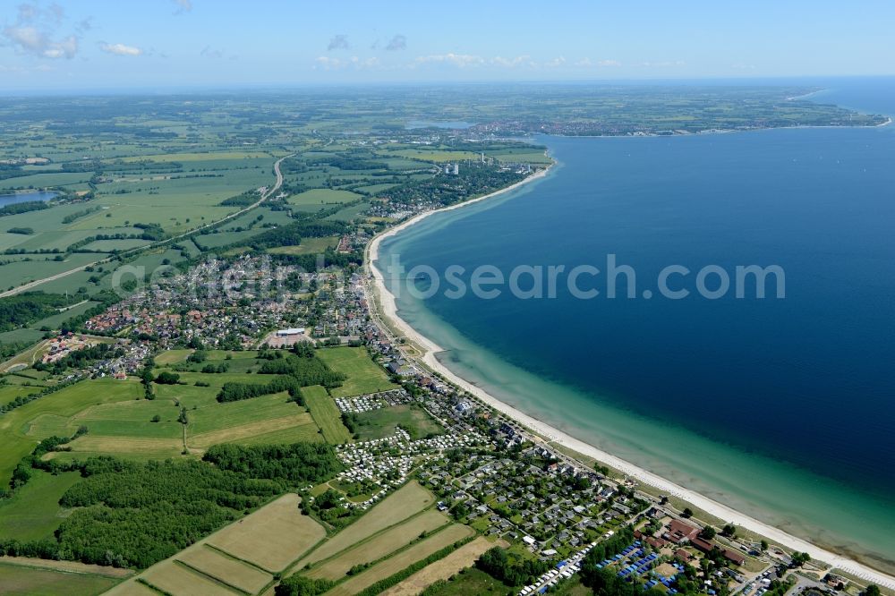 Aerial photograph Haffkrug - Townscape on the seacoast of Baltic Sea in Haffkrug in the state Schleswig-Holstein