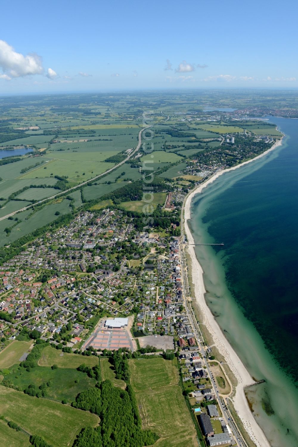 Aerial photograph Haffkrug - Townscape on the seacoast of Baltic Sea in Haffkrug in the state Schleswig-Holstein