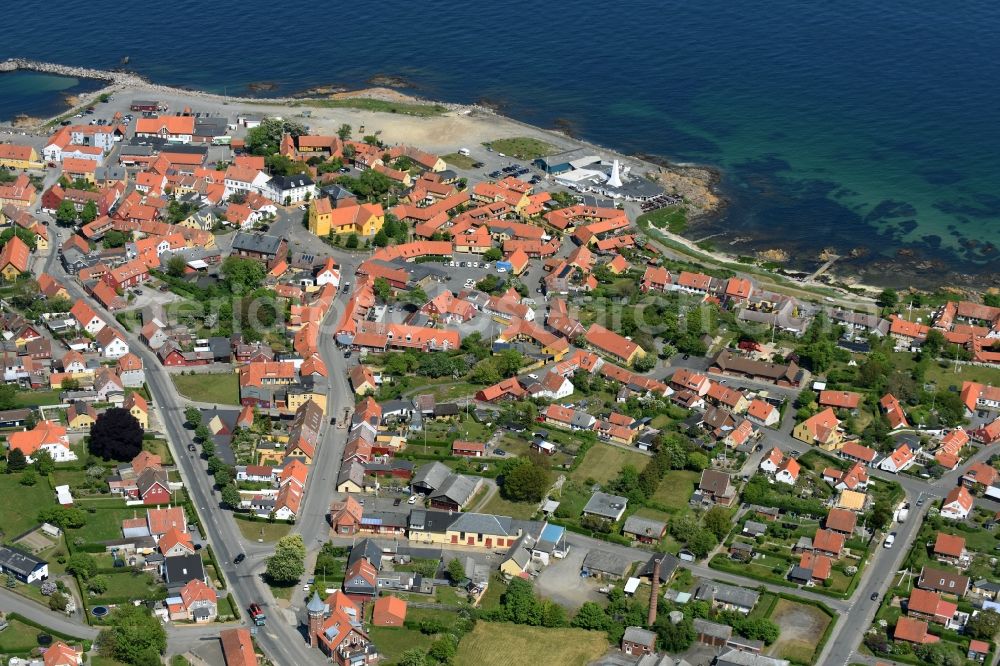 Allinge from the bird's eye view: Townscape on the seacoast of Baltic Sea on Bornholm Island in Allinge in Region Hovedstaden, Denmark