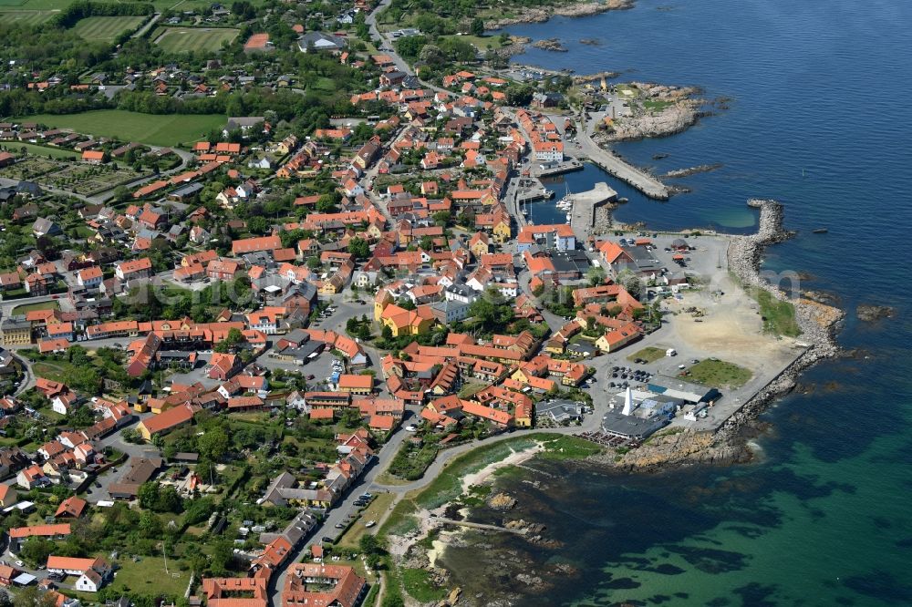 Aerial photograph Allinge - Townscape on the seacoast of Baltic Sea on Bornholm Island in Allinge in Region Hovedstaden, Denmark