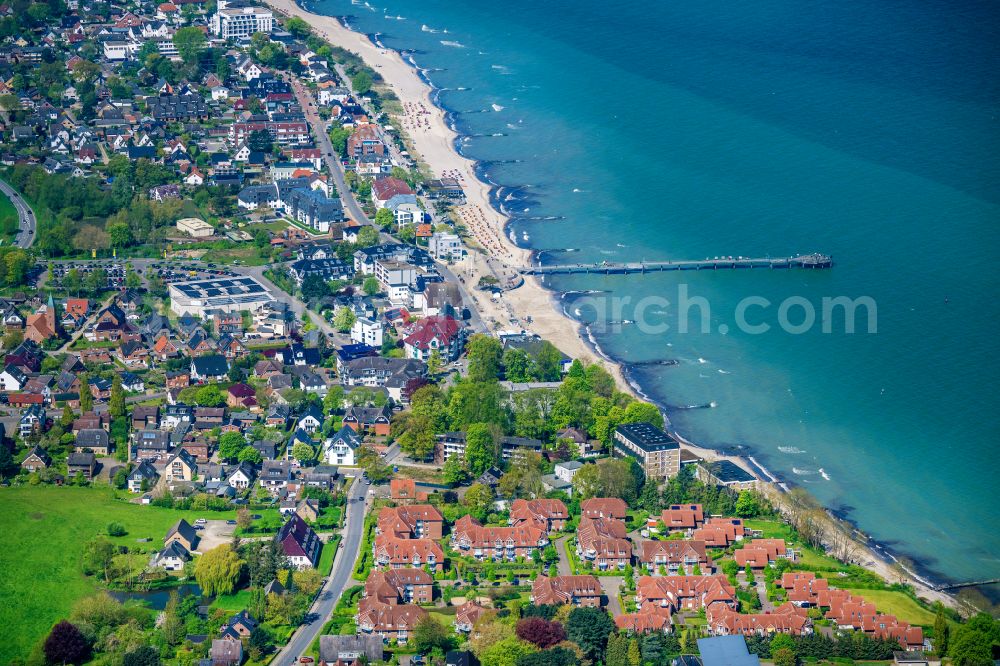 Aerial image Niendorf - Townscape on the seacoast of Baltic Sea in Niendorf/Ostsee in the state Schleswig-Holstein, Germany