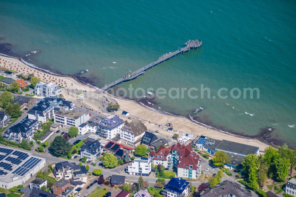 Aerial photograph Niendorf - Townscape on the seacoast of Baltic Sea in Niendorf/Ostsee in the state Schleswig-Holstein, Germany