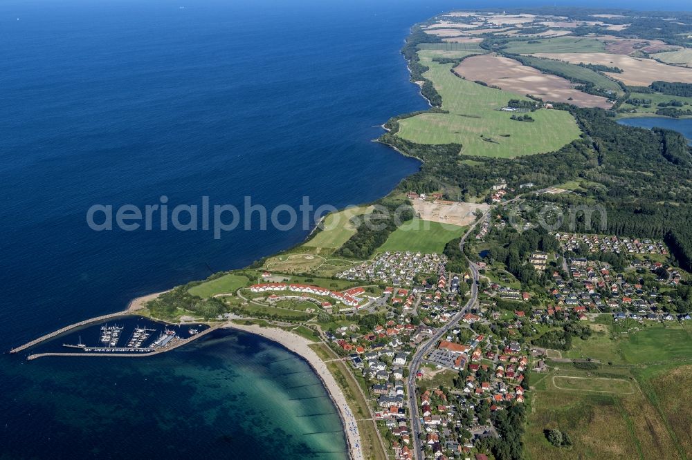 Glowe from the bird's eye view: Townscape on the seacoast of baltic sea Ruegen in Glowe in the state Mecklenburg - Western Pomerania