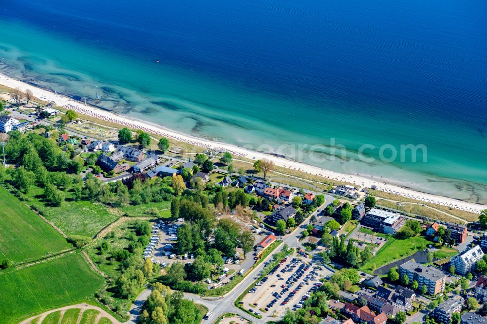 Scharbeutz from the bird's eye view: Townscape on the seacoast of Baltic Sea in Scharbeutz in the state Schleswig-Holstein