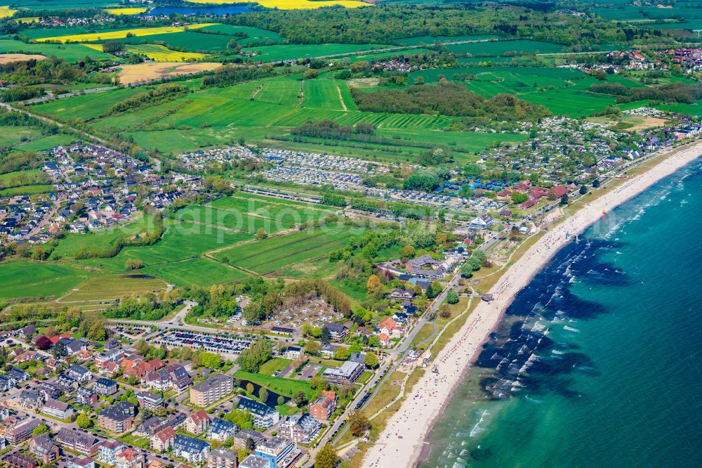 Scharbeutz from the bird's eye view: Townscape on the seacoast of Baltic Sea in Scharbeutz in the state Schleswig-Holstein