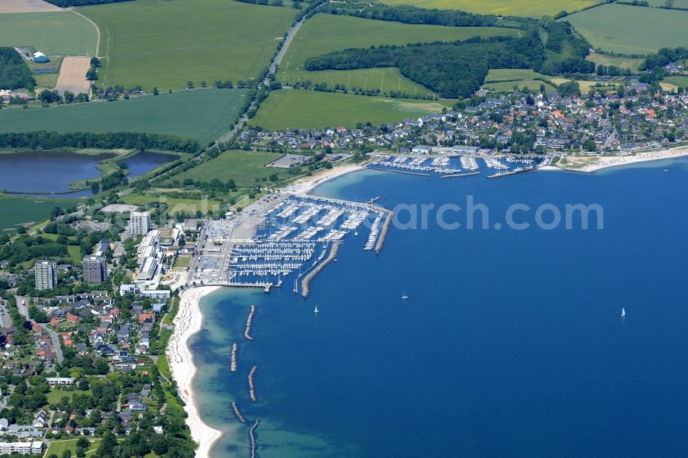 Strande from the bird's eye view: Townscape on the seacoast of Baltic Sea in Strande in the state Schleswig-Holstein