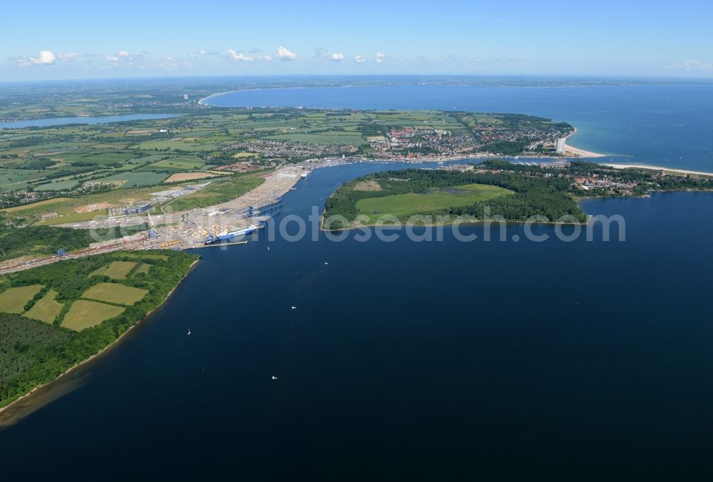 Aerial image Travemünde - Townscape on the seacoast of Baltic Sea in Travemuende in the state Schleswig-Holstein