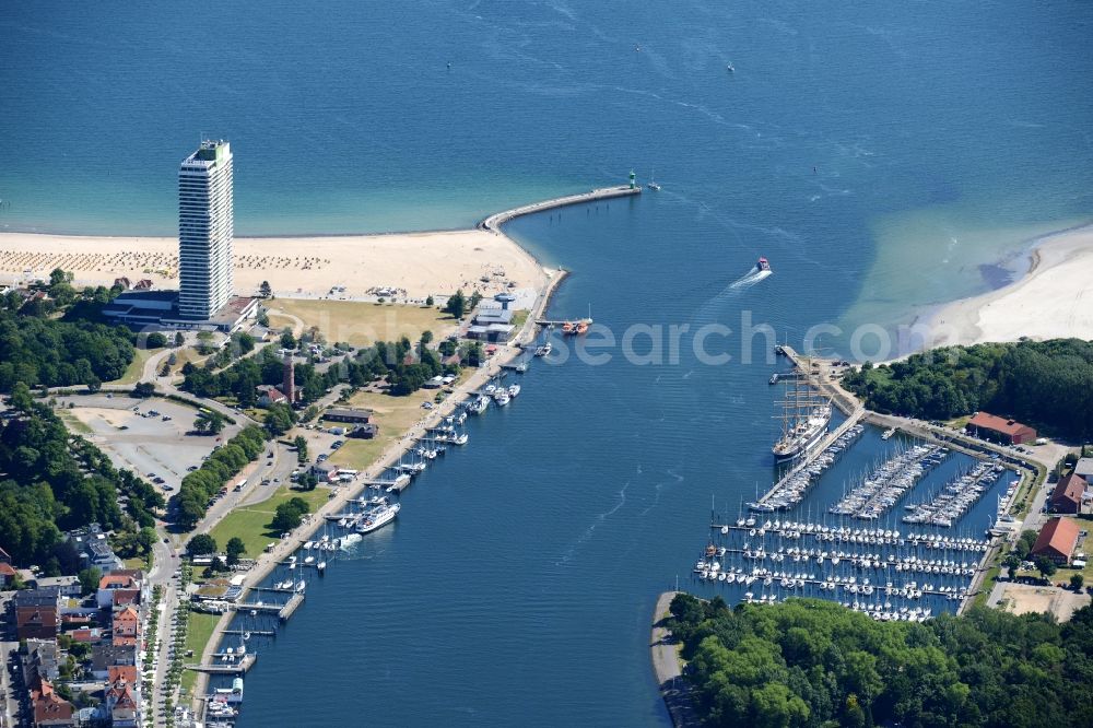 Travemünde from the bird's eye view: Townscape on the seacoast of Baltic Sea in Travemuende in the state Schleswig-Holstein