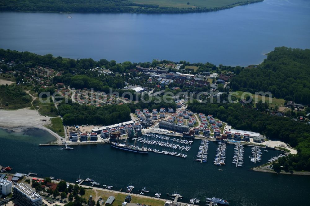 Aerial photograph Travemünde - Townscape on the seacoast of Baltic Sea in Travemuende in the state Schleswig-Holstein, Germany