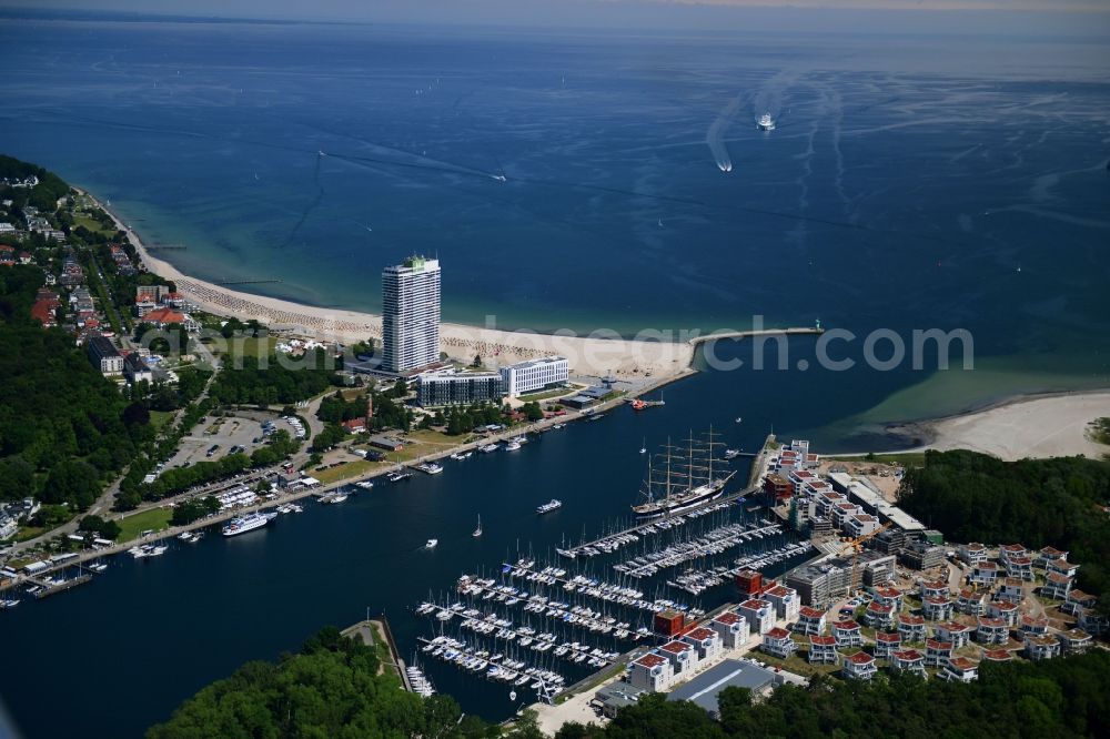 Travemünde from the bird's eye view: Townscape on the seacoast of Baltic Sea in Travemuende in the state Schleswig-Holstein, Germany