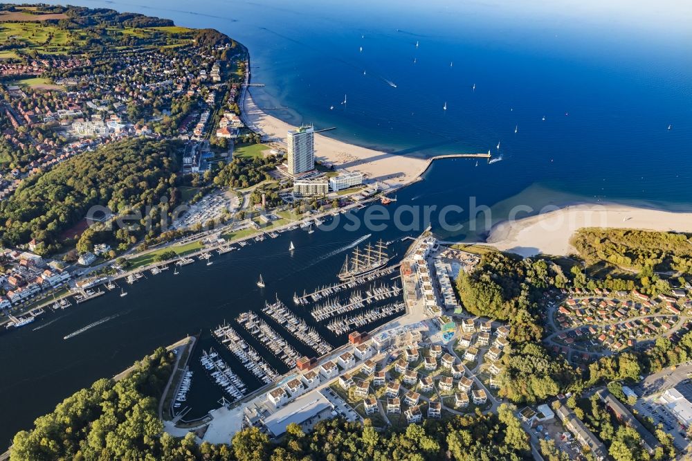 Aerial photograph Lübeck - Townscape on the seacoast of Baltic Sea in Travemuende in the state Schleswig-Holstein, Germany