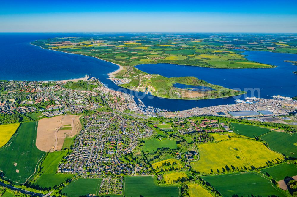 Aerial image Lübeck - Townscape on the seacoast of Baltic Sea in Travemuende in the state Schleswig-Holstein, Germany