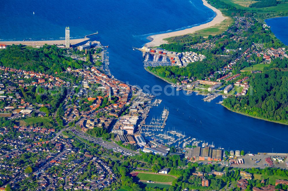 Aerial photograph Lübeck - Townscape on the seacoast of Baltic Sea in Travemuende in the state Schleswig-Holstein, Germany