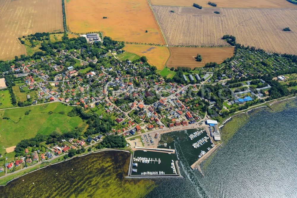 Aerial photograph Wiek - Townscape on the seacoast of of Baltic Sea in Wiek in the state Mecklenburg - Western Pomerania, Germany