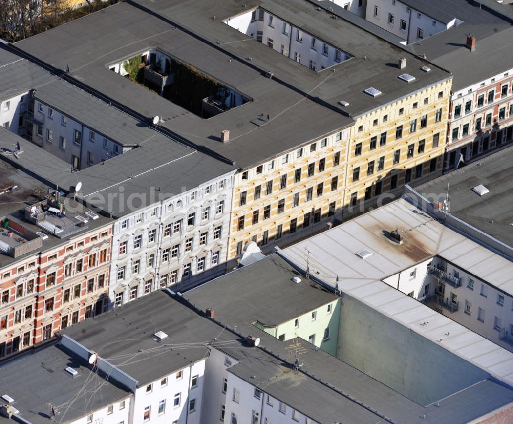 Magdeburg from the bird's eye view: Magdeburg 3/28/2012 View of restored and renovated apartment building houses in Heath Street at the Magdeburg district Sudenburg