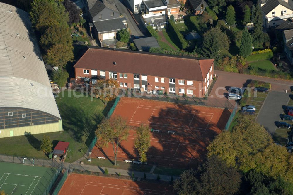 Kamen from the bird's eye view: Mehrfamilien-Wohnhaus am Sportplatz an der Westicker Strasse 39 in 59174 Kamen - ein Projekt der Unternehmensgruppe Markus Gerold.