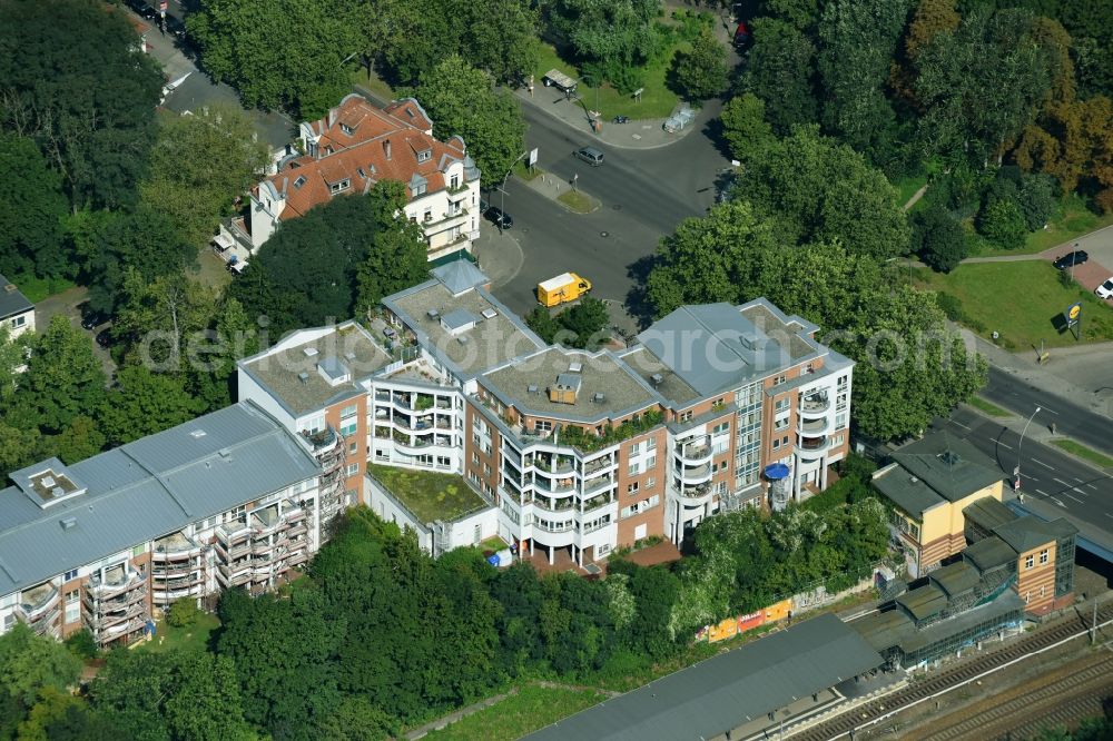 Aerial photograph Berlin - Block of flats in the S-railway station Berlin south end in the district of Steglitz-Zehlendorf in Berlin, Germany