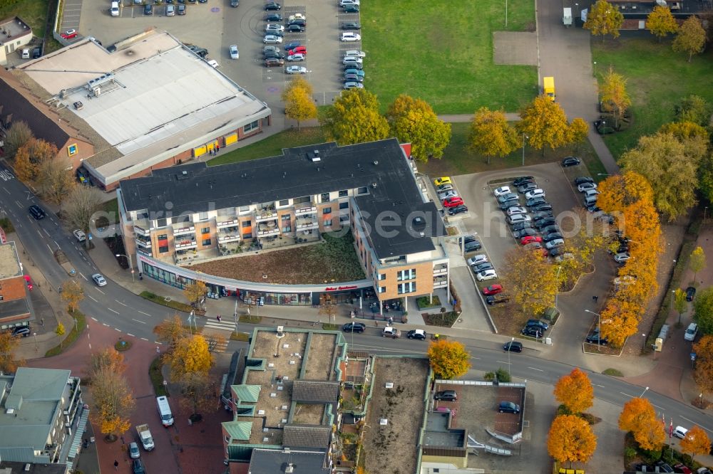 Bottrop from above - Apartment building with condominiums on Schulze-Delitzsch-Strasse in Bottrop, North Rhine-Westphalia, Germany