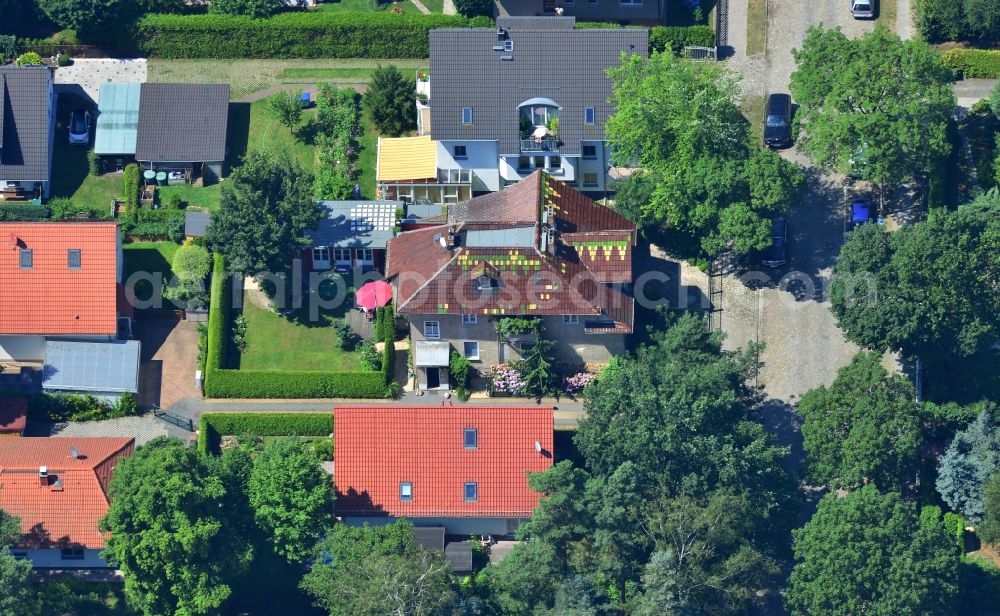 Aerial photograph Berlin Mahlsdorf - Multi-Family Home and Family House - settlement of Muellerstrasse in Berlin - Mahlsdorf