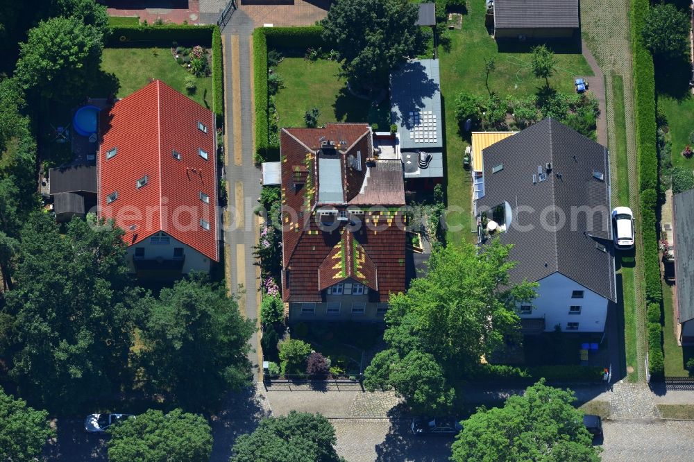 Aerial photograph Berlin Mahlsdorf - Multi-Family Home and Family House - settlement of Muellerstrasse in Berlin - Mahlsdorf