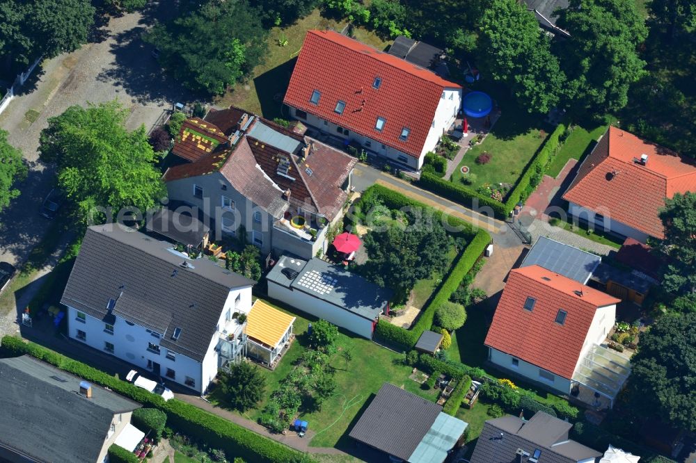 Aerial photograph Berlin Mahlsdorf - Multi-Family Home and Family House - settlement of Muellerstrasse in Berlin - Mahlsdorf