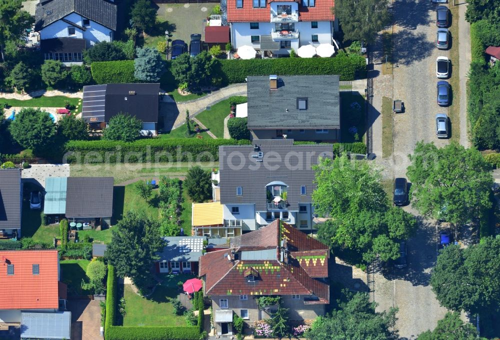 Aerial photograph Berlin Mahlsdorf - Multi-Family Home and Family House - settlement of Muellerstrasse in Berlin - Mahlsdorf