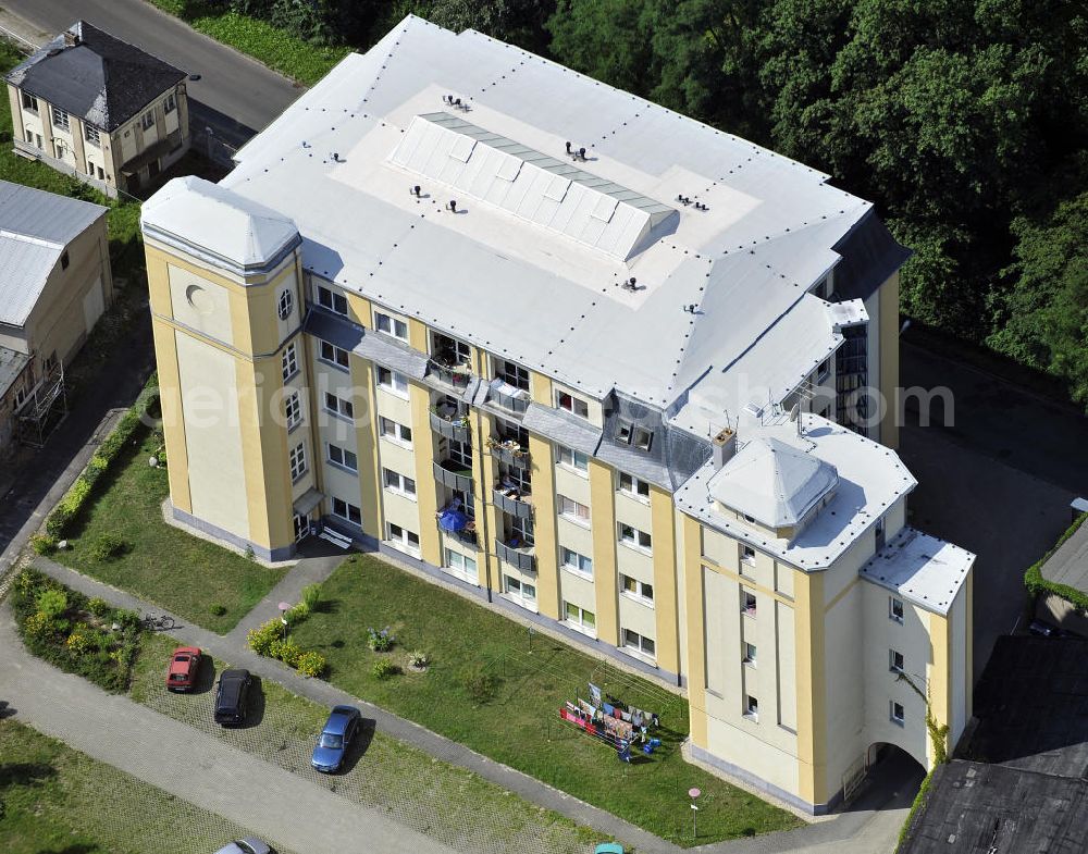 Aerial image Forst - Blick auf ein saniertes Gebäude auf dem Gelände einer ehemaligen Tapetenfabrik an der Richard-Wagner-Strasse. Es wird heute als Mehrfamilienhaus genutzt. View of a reconstructed building, the site of an old wallpaper factory. It is now used as an apartment house.