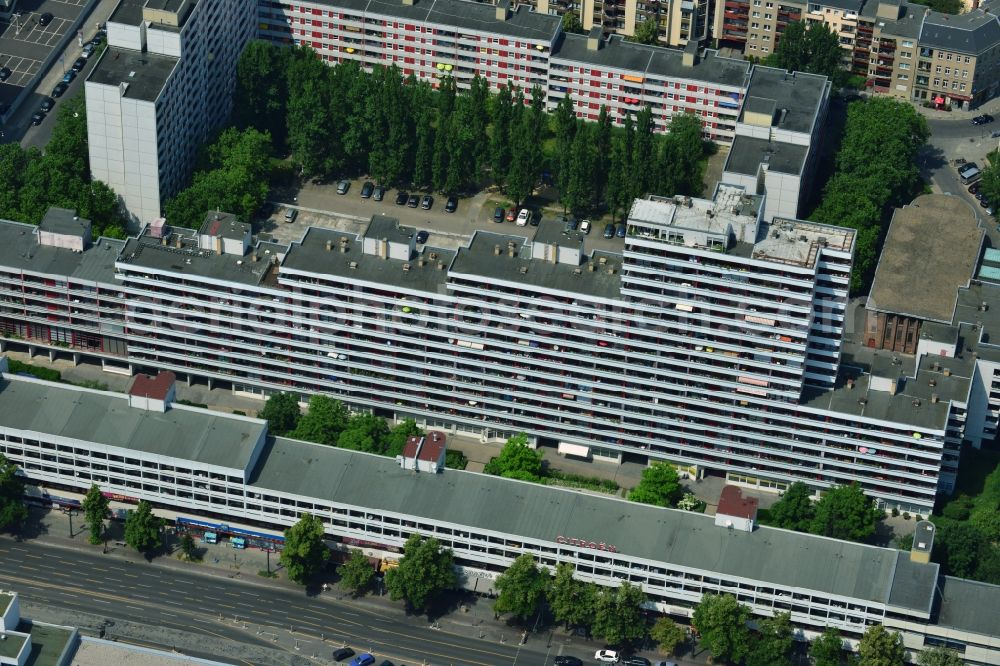 Aerial image Berlin - Multi-family house high - rise building line at the Bismarckstrasse in the Charlottenburg district of Berlin