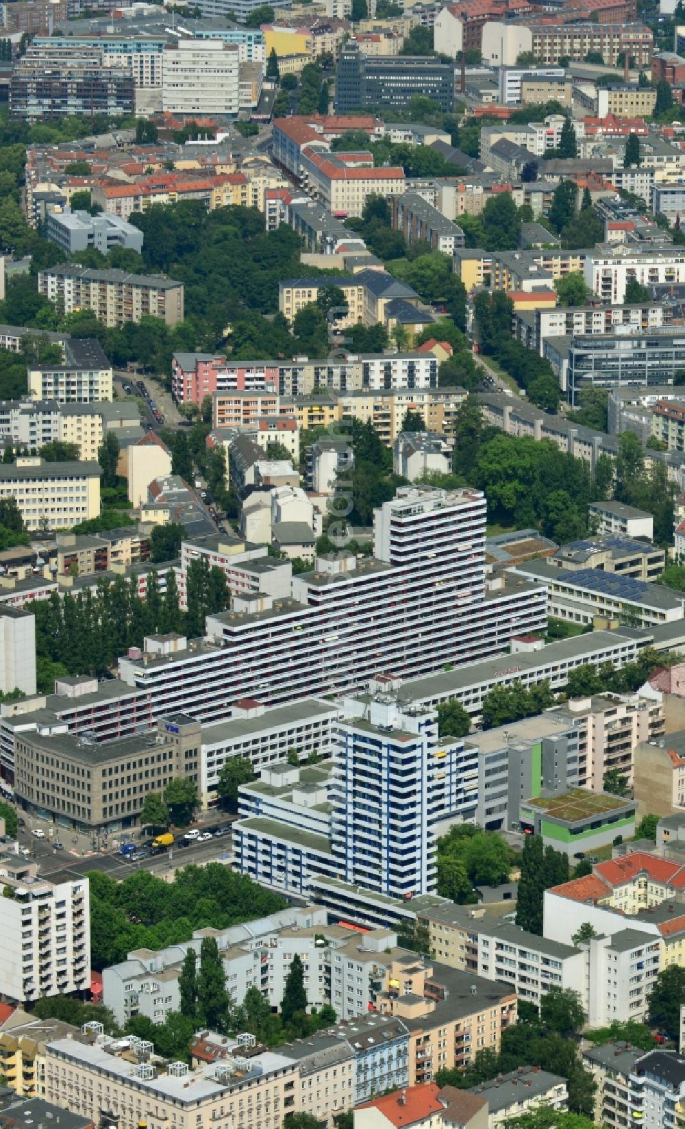 Berlin from the bird's eye view: Multi-family house high - rise building line at the Bismarckstrasse in the Charlottenburg district of Berlin