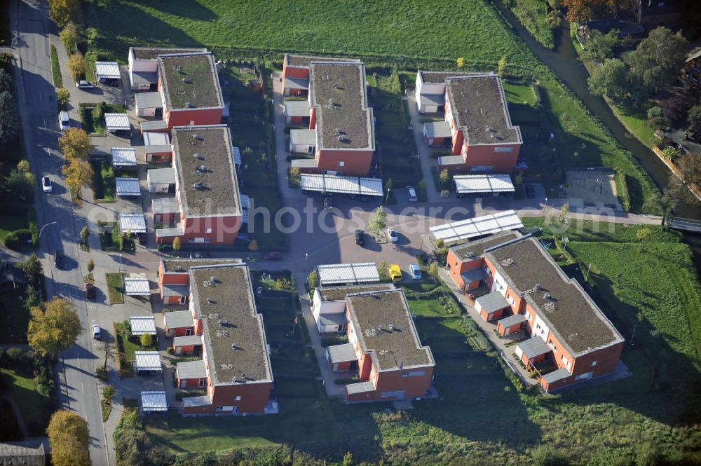 Hamburg from above - Blick auf einen modernen Mehrfamilienhaus- Neubau der cds Wohnbau Hamburg GmbH am Moehlenhoff in Hamburg - Wilhelmsburg. View of a modern apartment block construction of the housing cds Hamburg GmbH at the Moehlenhoff in Hamburg - Wilhelmsburg.