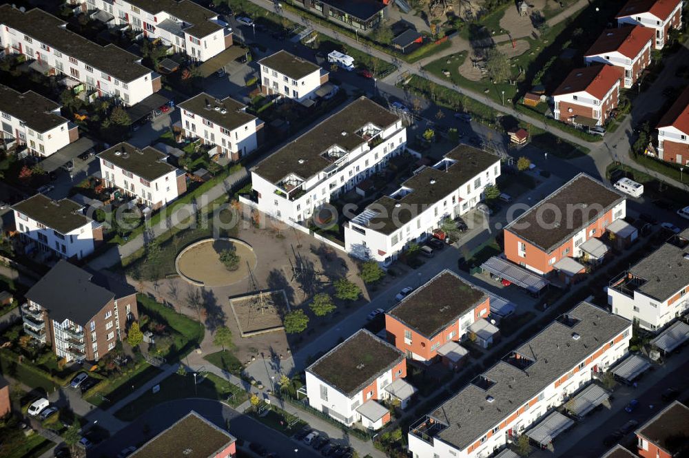 Aerial photograph Hamburg - Rahlstedt - Blick auf einen modernen Mehrfamilienhaus- Neubau der cds Wohnbau Hamburg GmbH am Rahlstedter Kamp in Hamburg - Rahlstedt. View of a modern apartment block construction of the housing cds Hamburg GmbH at the Rahlstedter Kamp in Hamburg - Rahlstedt.