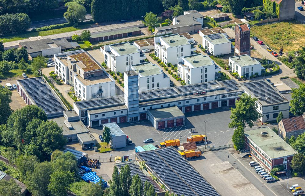 Gladbeck from the bird's eye view: Multi-family residential complex of GWP Roter Turm GmbH along the Grabenstrasse in the district Gelsenkirchen-Nord in Gladbeck in the state North Rhine-Westphalia