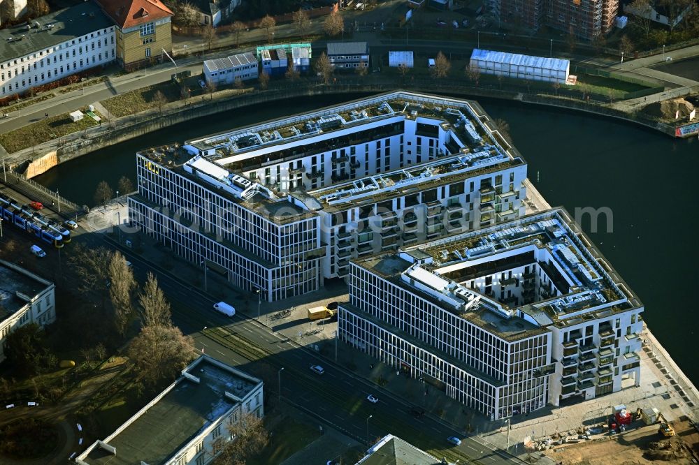 Aerial image Berlin - Multi-family residential complex on Invalidenstrasse on Humboldthafen in Berlin, Germany