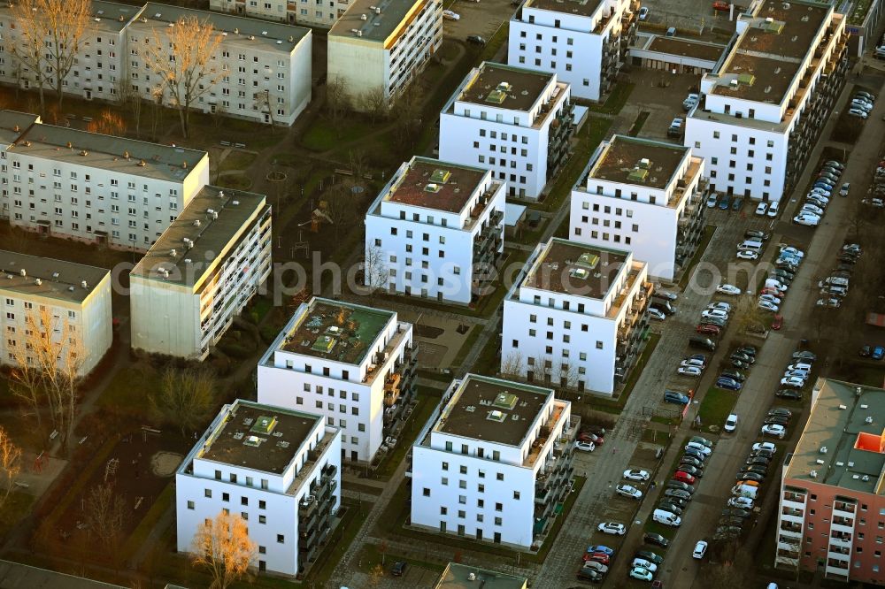 Aerial photograph Berlin - Multi-family residential complex along the Tangermuender Strasse in the district Hellersdorf in Berlin, Germany