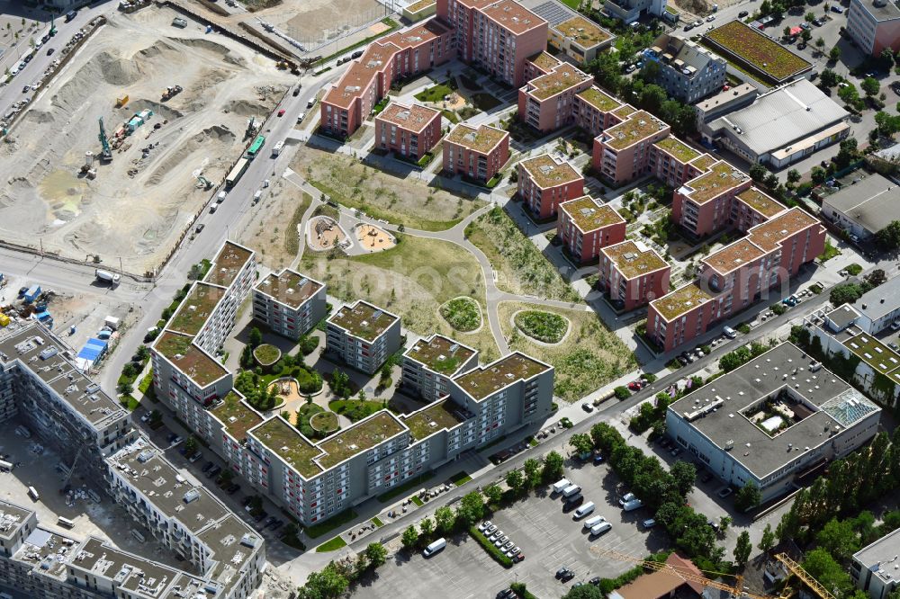 München from above - Multi-family residential complex on Peter-Anders-Strasse in the district Pasing-Obermenzing in Munich in the state Bavaria, Germany